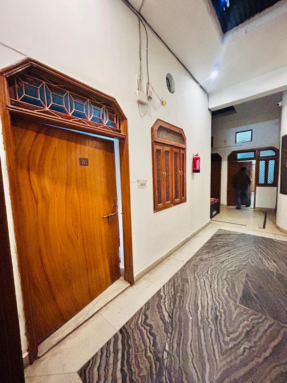 Agrawal Inn Guest House Mathura Kültér fotó